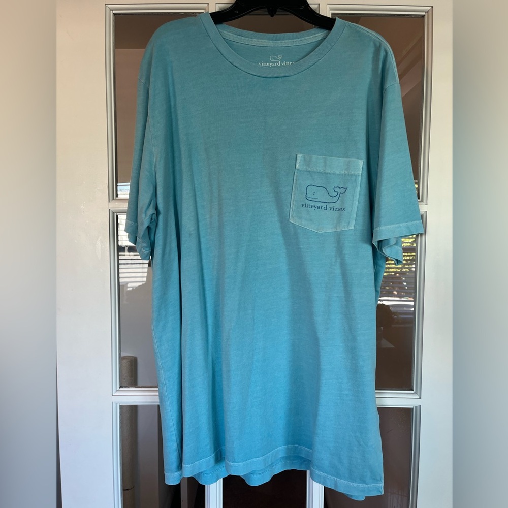 Vineyard vines t-shirt